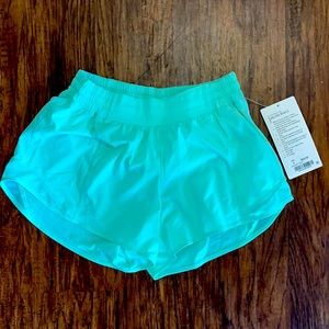 Lulu lemon hotty hot short II 4” size 6 Tall